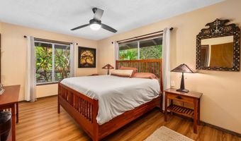 83-1064 HONAUNAU SCHOOL Rd, Captain Cook, HI 96704