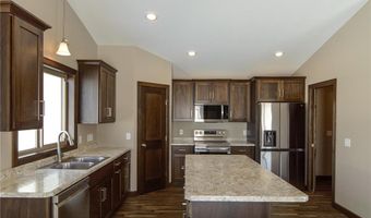 5113 Patriot Ct NE, Alexandria, MN 56308