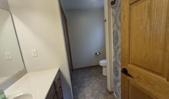 2420 SE 14th Ave, Aberdeen, SD 57401