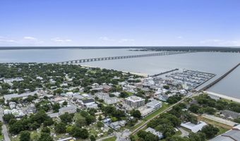124 Court Unit # 206 St 206, Bay St. Louis, MS 39520