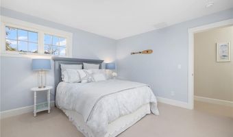 129 RUGGLES Ave, Newport, RI 02840