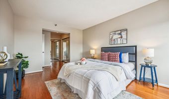 5800 NICHOLSON Ln 1-908, Rockville, MD 20852