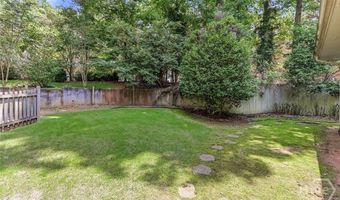 372 Woodhaven Dr, Athens, GA 30606