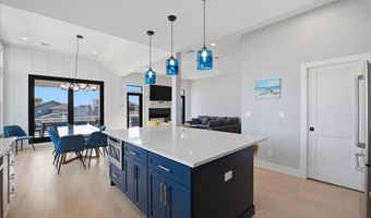115 9TH St, Beach Haven, NJ 08008