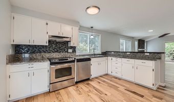 7582 SW CRESMOOR Dr, Beaverton, OR 97008