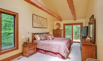 4 Spruce Mountain Trl, Danbury, CT 06810