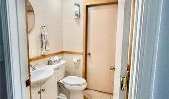 106 Swinburne Row, Newport, RI 02840