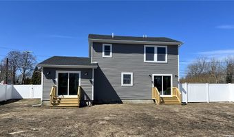 206 Middle Rd, Blue Point, NY 11715