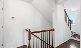 42167 CANARY GRASS Sq, Aldie, VA 20105
