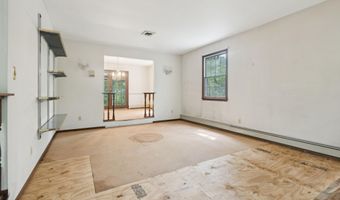 2430 Easy St, Allenwood, NJ 08720
