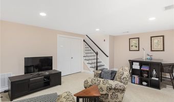 919 Ten Rod Rd, Exeter, RI 02822