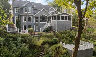 140 RIVER Dr, Appleton, WI 54915