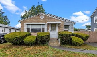 321 Beckwith St, Cranston, RI 02910