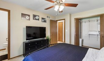 5414 Schubert St, Ames, IA 50014