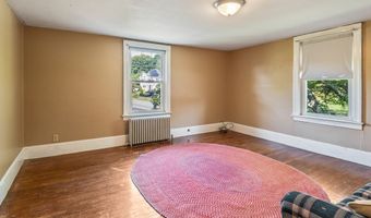 89 Elm St, Blackstone, MA 01504