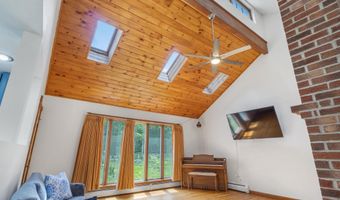 314 Wentworth Rd, Brookfield, NH 03872