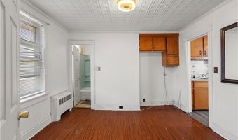 63 Lincoln Ave, Cranston, RI 02920