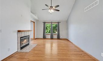 1003 Lisa Ct, Baldwin City, KS 66006