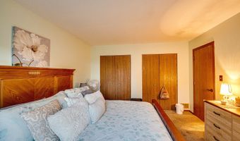 1715 Riverwood Dr, Algonquin, IL 60102