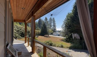 929 OLD COUNTY Rd, Brookings, OR 97415