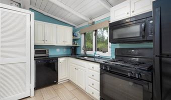 4 Ottawa Trl, Narragansett, RI 02882