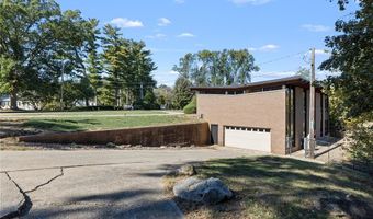 25 Logan Rd, Alton, IL 62002