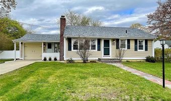 30 Althea Dr, Cranston, RI 02920