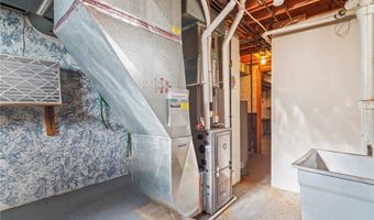 5635 Yorktown Ln, Austintown, OH 44515