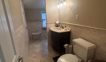 89 Hampton Ave, Albertson, NY 11507