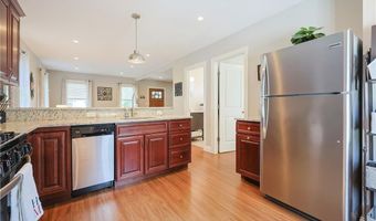 48 Garfield Ave, Bristol, RI 02809