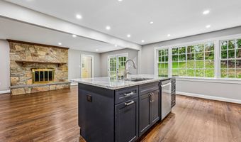 3802 IVANHOE Ln, Alexandria, VA 22310