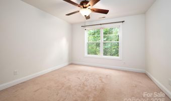 17 Bohemian Ln, Asheville, NC 28805