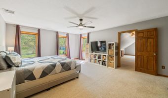 225 Bethmour Rd, Bethany, CT 06524