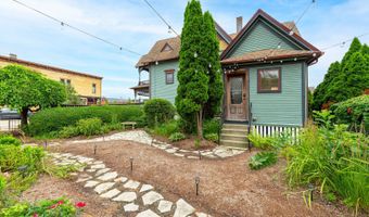 302 S Main St, Algonquin, IL 60102