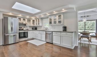 9 Edinburgh Dr, Bedford, NH 03110