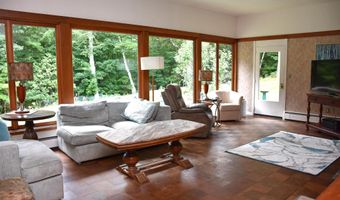 26 Woodland Dr, Barre, VT 05641