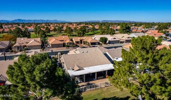 5733 S AMBERWOOD Dr, Chandler, AZ 85248