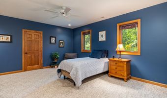 4882 Copperstone Dr, Ames, IA 50010