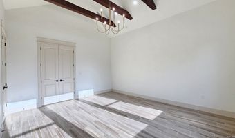 105 PIONEER Trl, Adkins, TX 78101