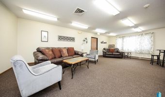 1411 E Rushmore Dr, Brandon, SD 57005