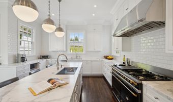 1121 BAY St, Alameda, CA 94501