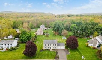 27 S Pond Cir, Cheshire, CT 06410