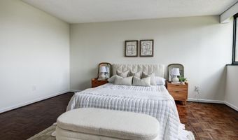 1101 S ARLINGTON RIDGE Rd S 208, Arlington, VA 22202