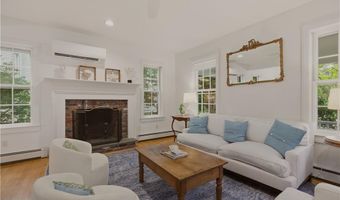 7 Clay St, Newport, RI 02840