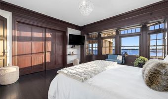 221 Hope St 2, Bristol, RI 02809