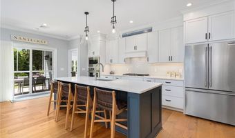 48 TRAVELERS Ct, East Greenwich, RI 02818