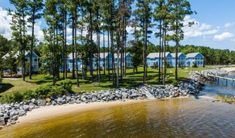 511 Neuse Village Rd # C5, Arapahoe, NC 28510