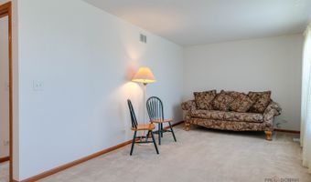 1094 Holly Dr, Antioch, IL 60002