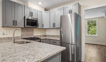 1821 T St NW, Washington, DC 20009