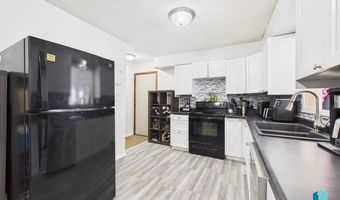 318 Elm Ave, Baltic, SD 57003